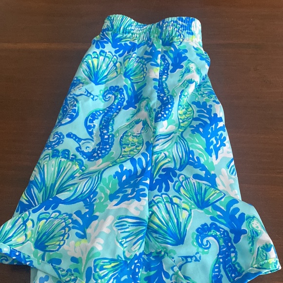 Lilly Pulitzer luxletic mermaid shorts - Picture 10 of 10